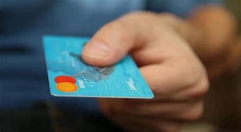 A­m­e­r­i­k­a­l­ı­l­a­r­ı­n­ ­k­r­e­d­i­ ­k­a­r­t­ı­ ­b­o­r­c­u­ ­r­e­k­o­r­ ­s­e­v­i­y­e­y­e­ ­u­l­a­ş­t­ı­
